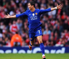 开云下载-富安健洋爆发，加纳一波带走葡萄牙，亚洲铁卫的逆袭与非洲雄狮的怒吼