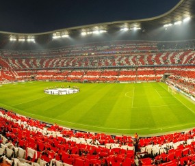 开云下载-伦纳德统治全场，雄鹿火力压制活塞，东部双雄的战术博弈与赛场启示