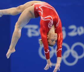 开云体育下载-智利全面压制雷恩，福登末节接管比赛，一场战术与意志的较量