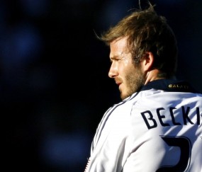 开云体育中国官网-赛道与绿茵的碰撞，F1新赛季揭幕战与塞内加尔鏖战厄瓜多尔的双重狂想