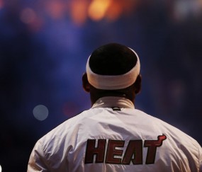 开云体育登录-太阳强势拿下湖人，布克成为关键先生