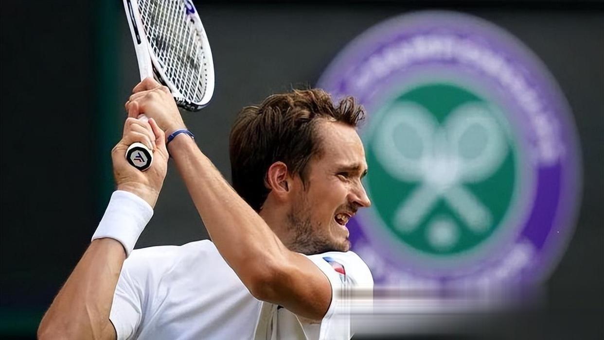 年终总决赛鏖战温网，阿尔卡拉斯统治全场