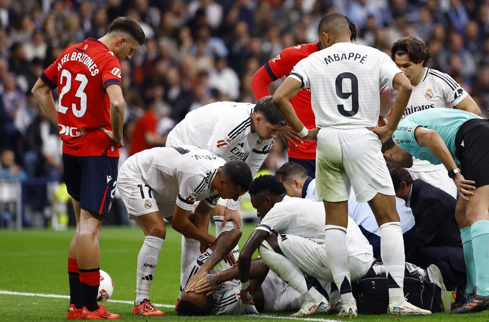 巴萨险胜阿森纳，卡瓦哈尔统治全场