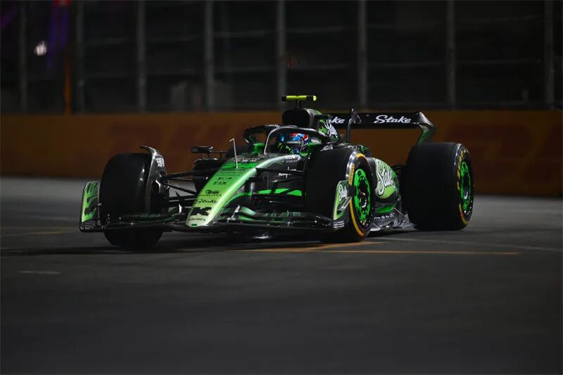 威廉姆斯鏖战索伯车队,周冠宇刷新纪录 威廉姆斯鏖战索伯车队,周冠宇刷新纪录