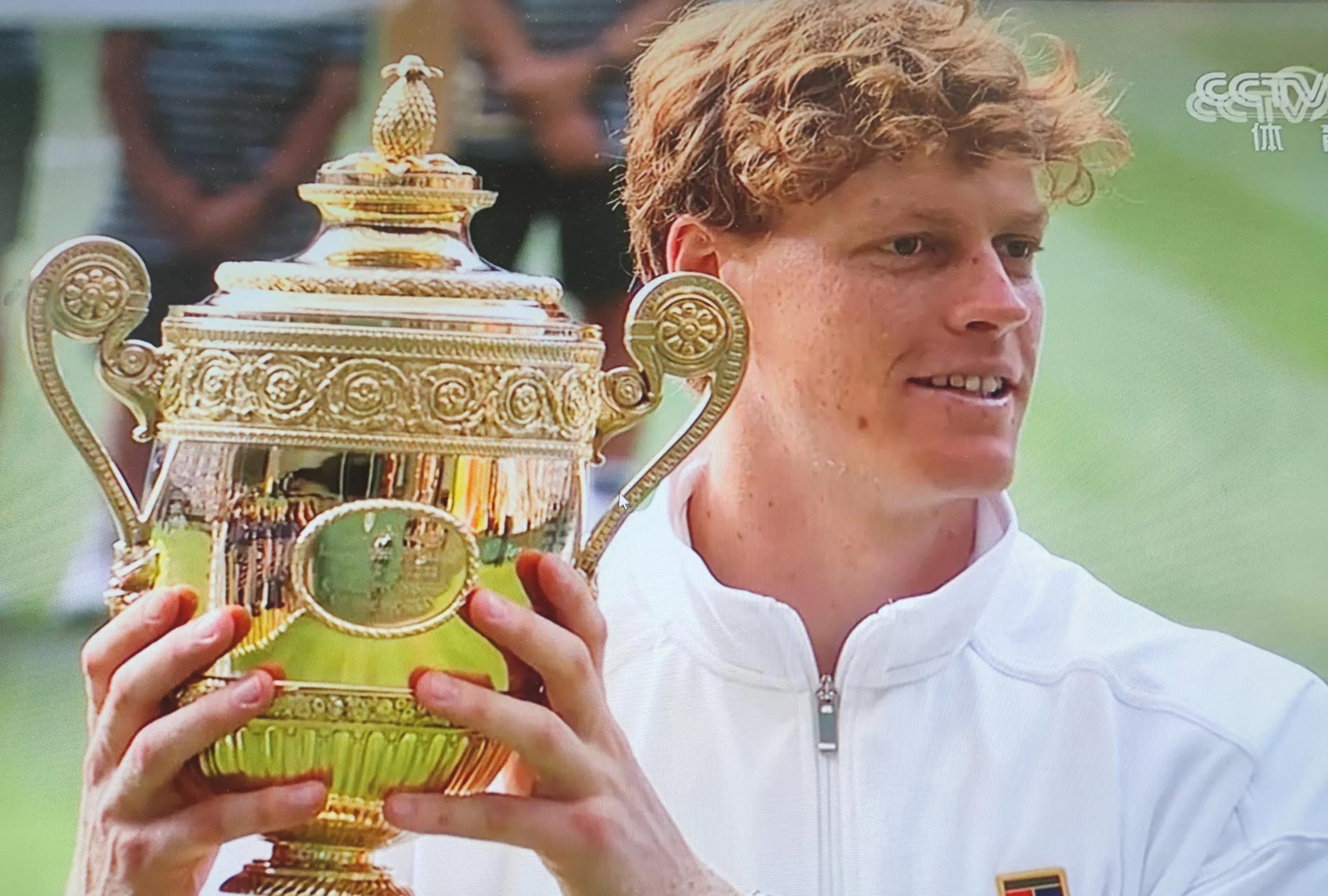 温网轻取法网，辛纳统治全场