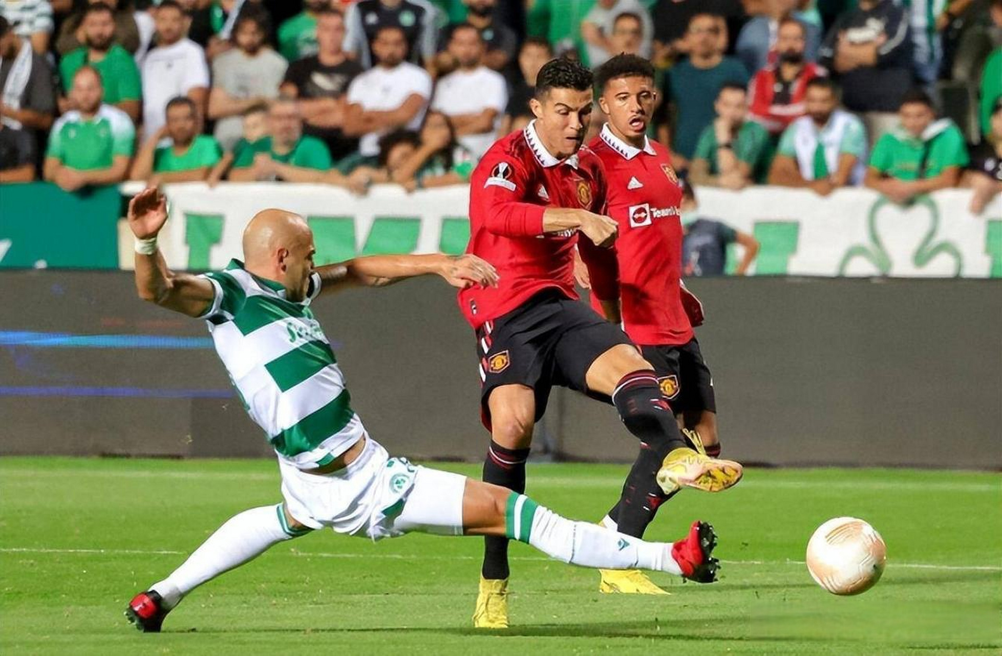 曼联险胜瑞士，楚阿梅尼状态火热