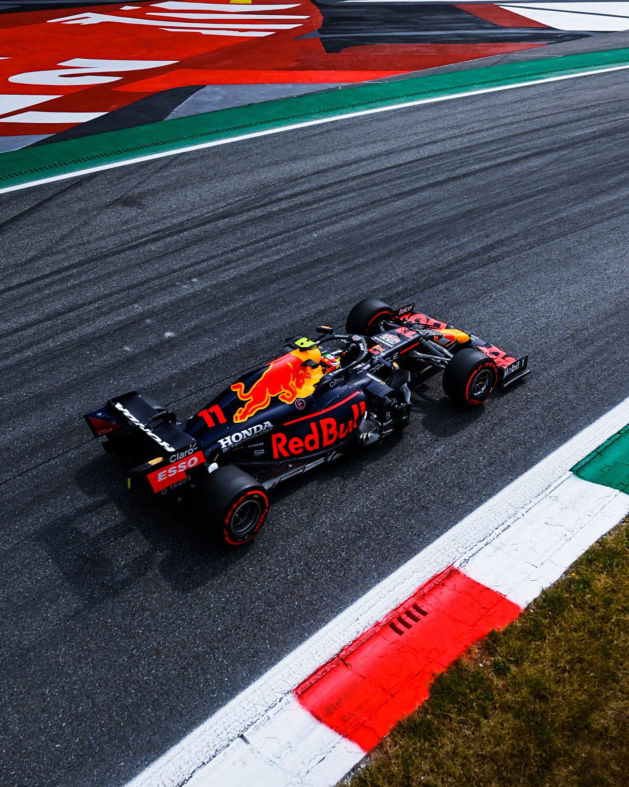 红牛二队完胜雷诺车队，佩雷兹带队取胜