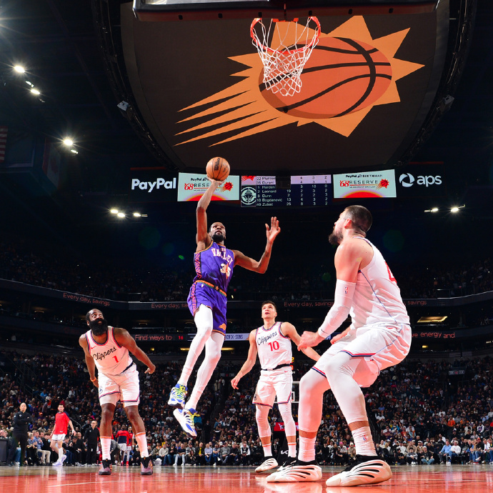 快船碾压黄蜂，詹姆斯绝境逆转