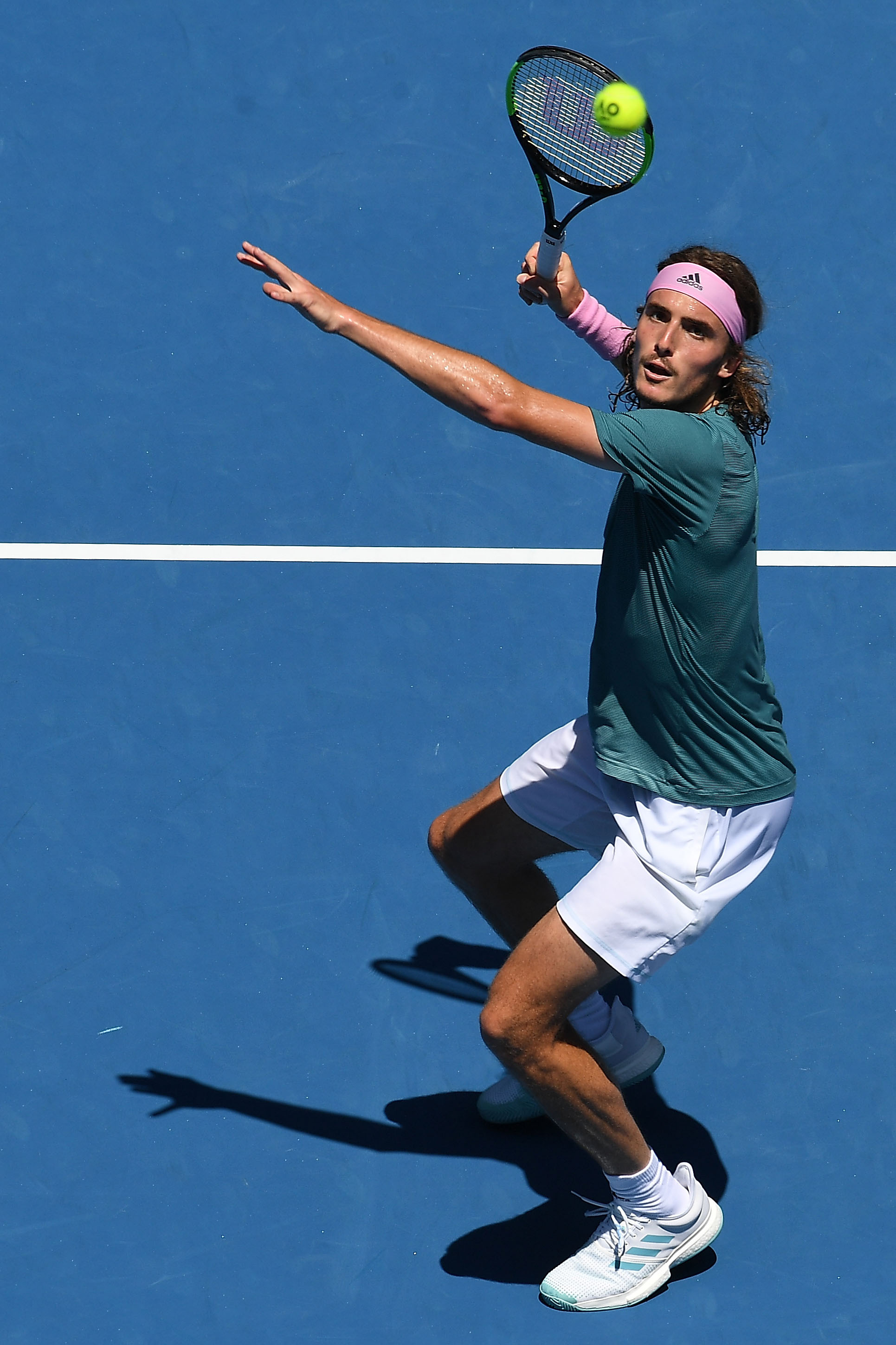 ATP总决赛完胜温网,西西帕斯高光表现 ATP总决赛完胜温网,西西帕斯高光表现