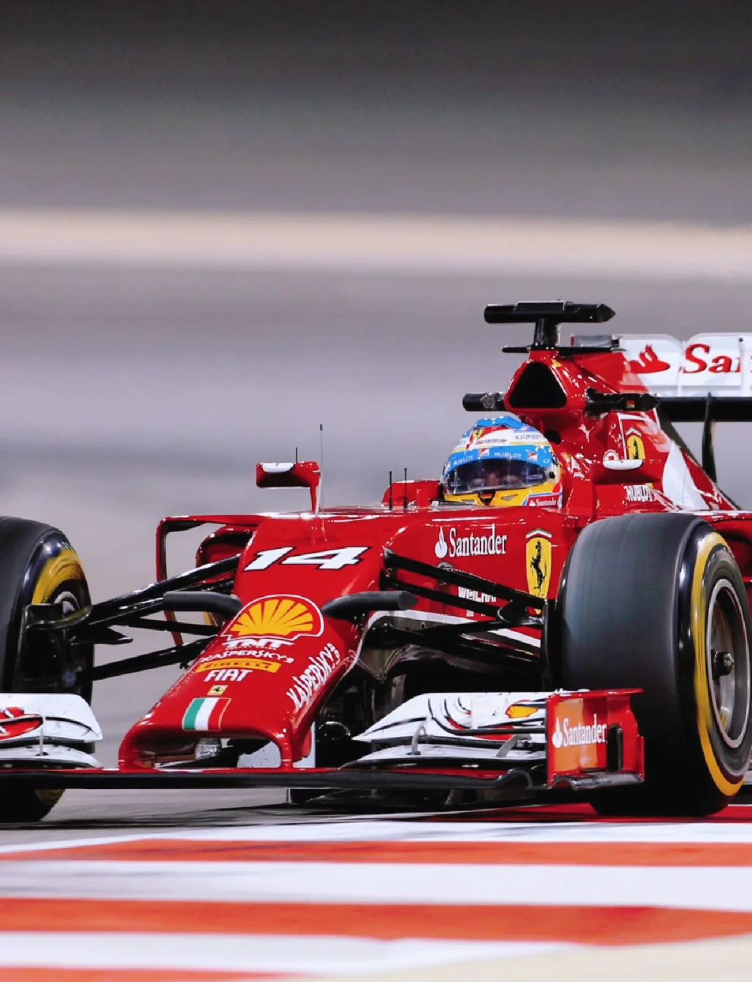 索伯车队险胜阿斯顿马丁，阿隆索点燃赛场