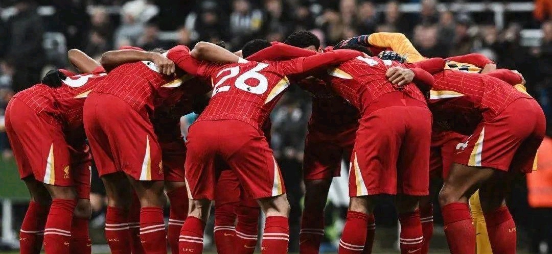 利物浦球员集训氛围融洽全队备战当晚出战