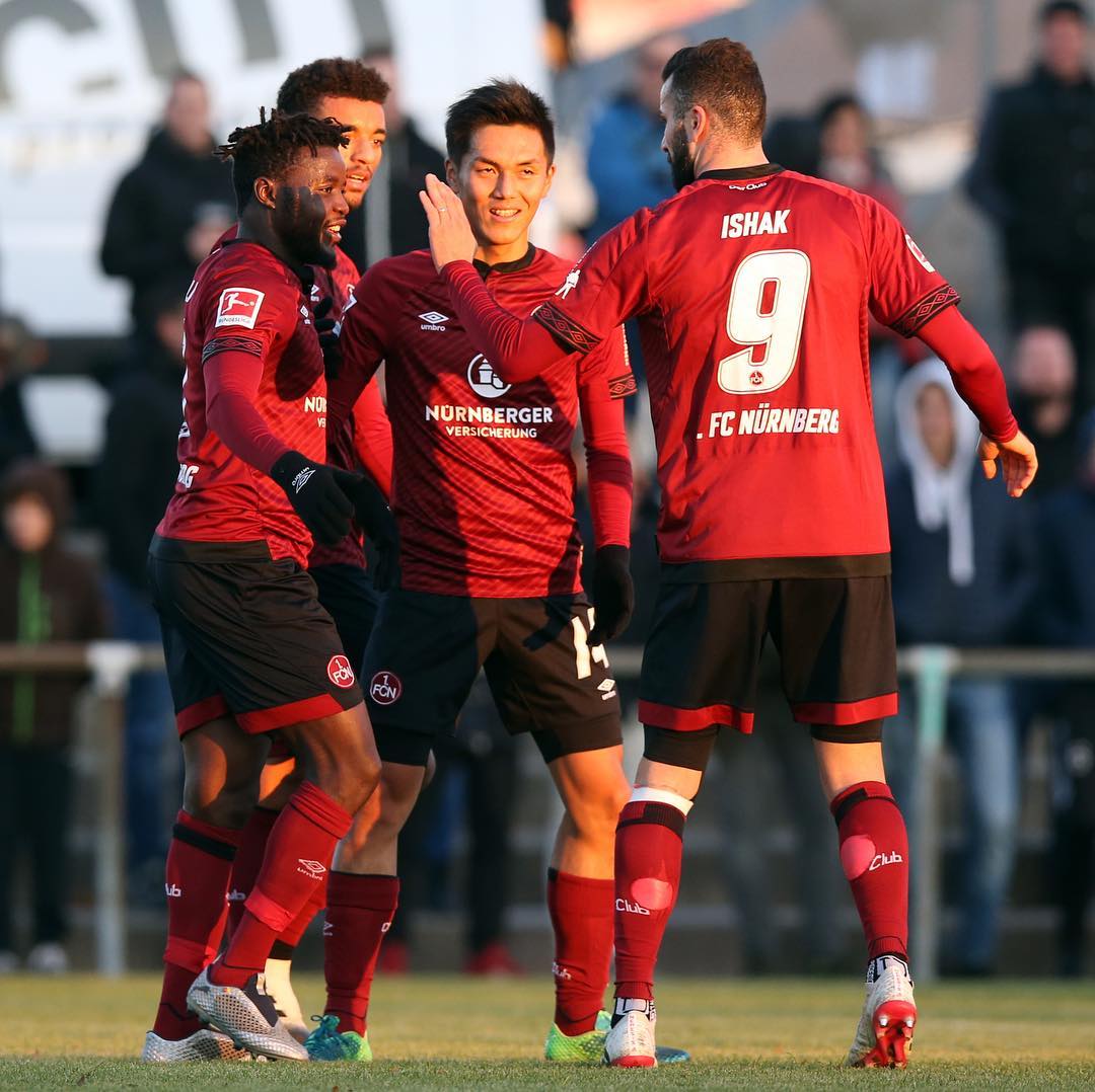 哈德斯菲尔德招架不住伯恩茅斯的攻击！