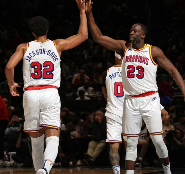 湖人胜和赛季主胜战，继续领跑西部