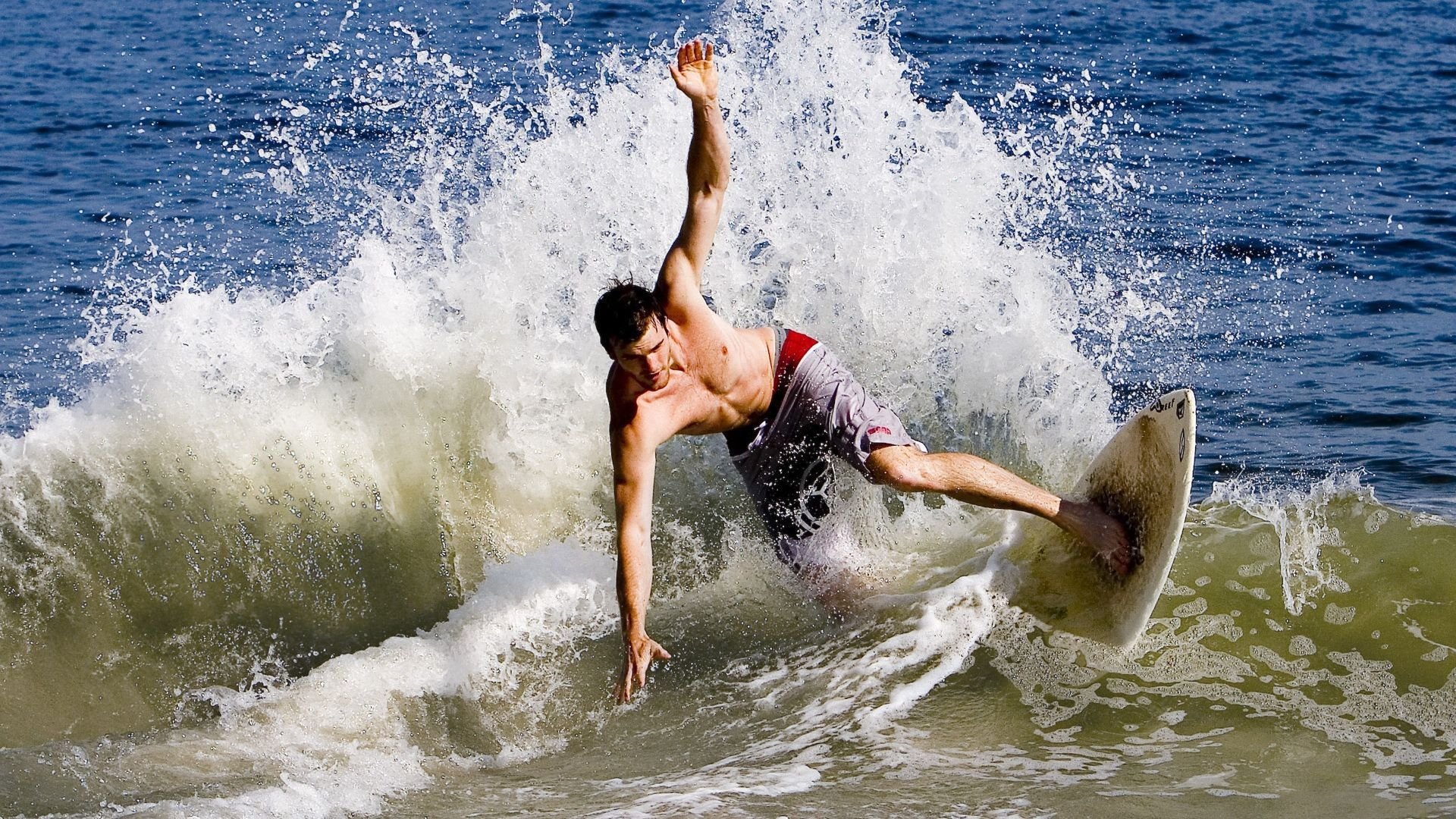 战术革命与英雄诞生,罗德里如何以一己之力改写英格兰爆冷冰岛的叙事